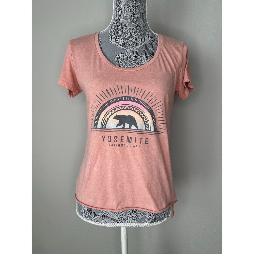 YOSEMITE NATIONAL PARK Graphic Women’s Pink High Low Scoop Neck T-Shirt Top - Picture 2 of 4